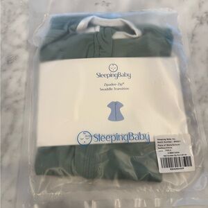 Zipadee- zip Sleeping Baby swaddle Transition in Green